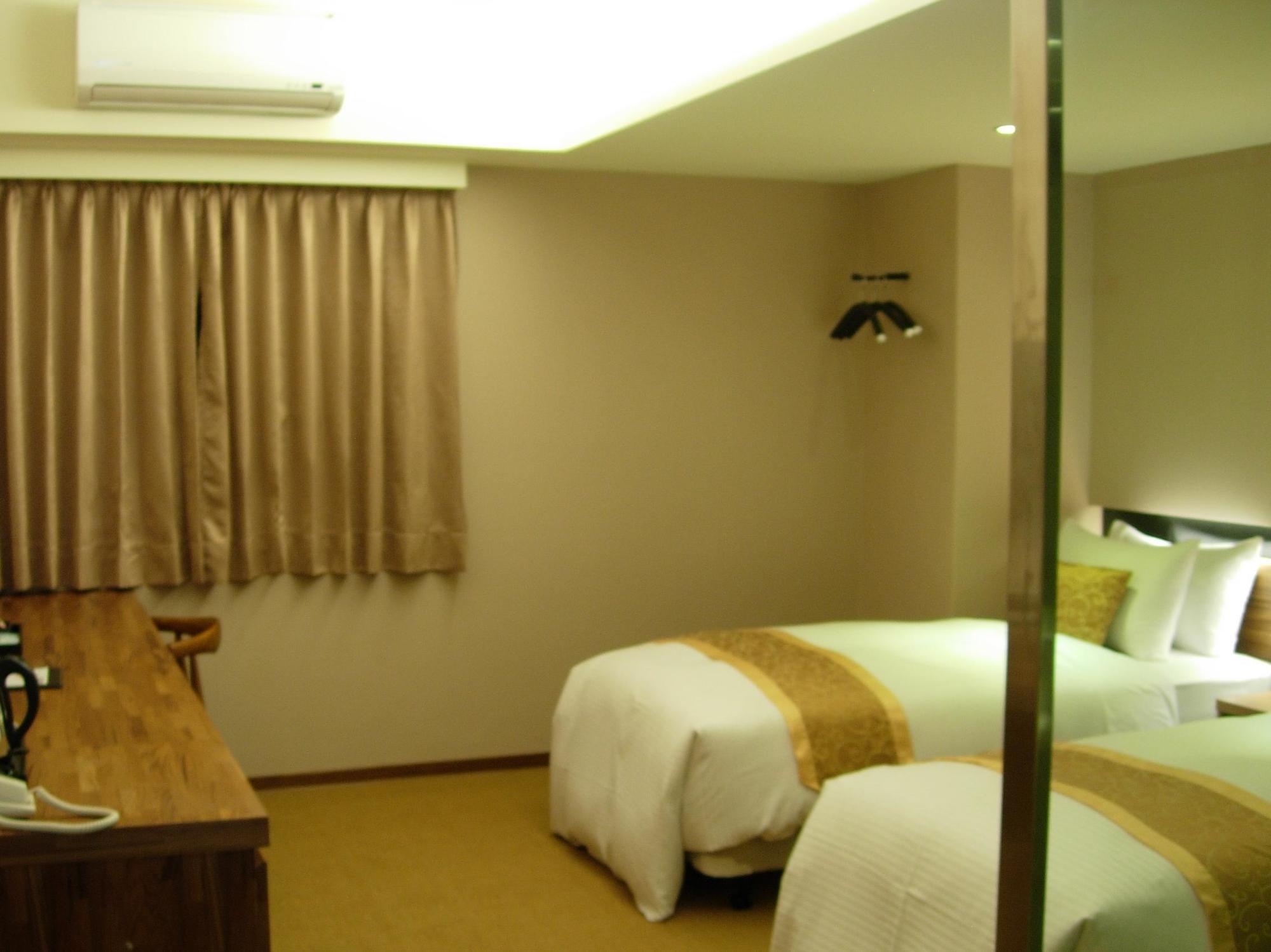 ซิตี้โฮเต็ล ไทเป Hotel ภายนอก รูปภาพ